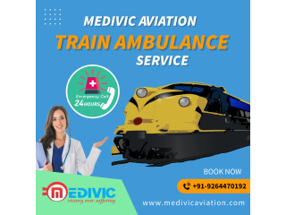 Medivic Aviation Train Ambulance Service in Delhi with Bed-to-Bed Transfer Facilities